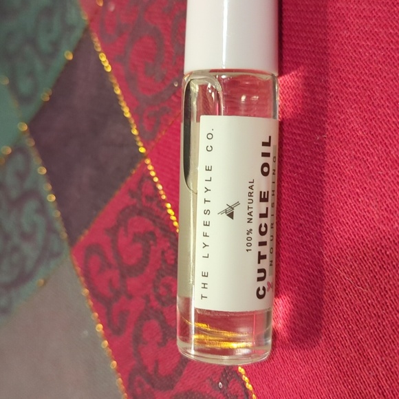 The Lyfestyle Co Cuticle Oil Rollerball Nourish Almond Jojoba Lavender Vitamin E - Picture 5 of 8